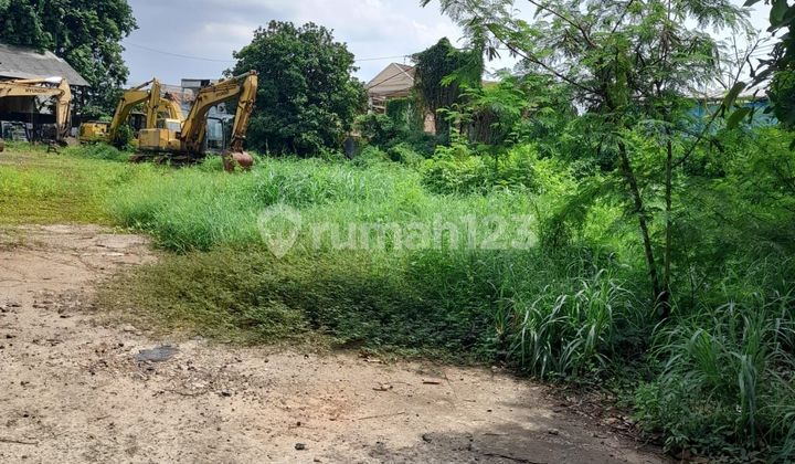 Di jual sebidang tanah strategis.