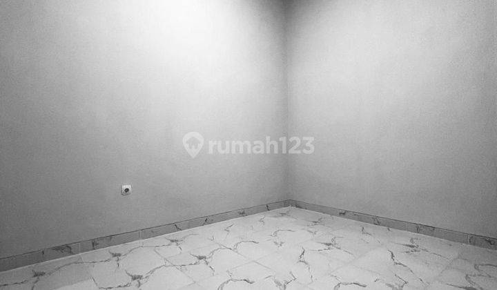 Rumah baru , 2 Lantai Bagus harga murah. 2