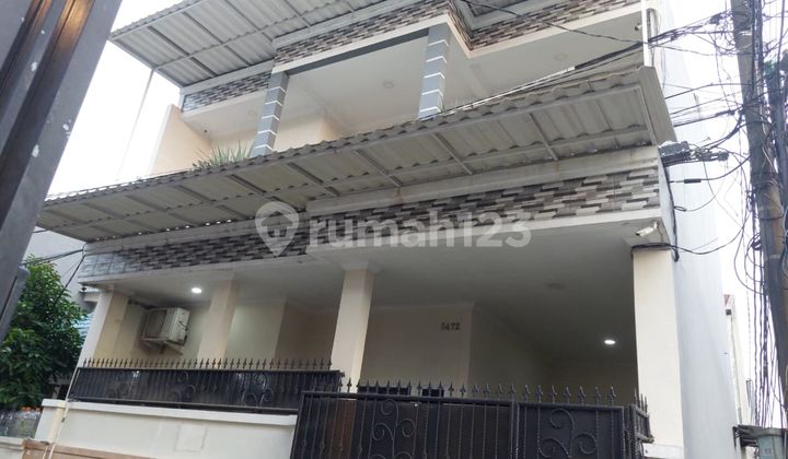 Di Jual Rumah Bagus 21/2 Lantai Siap Huni