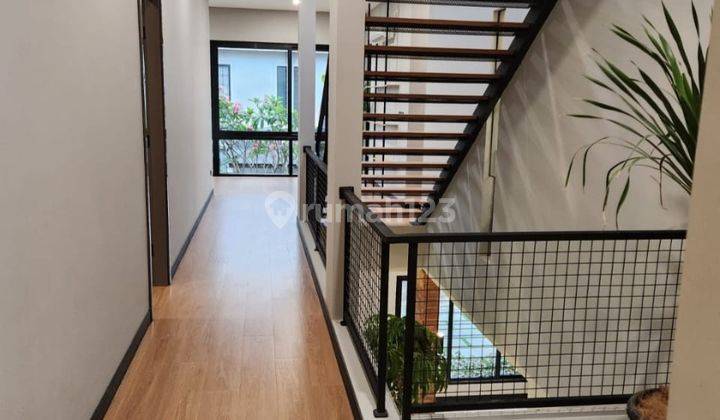 Rumah 2,5 Lantai di Delatinos BSD, Tangerang Selatan 2