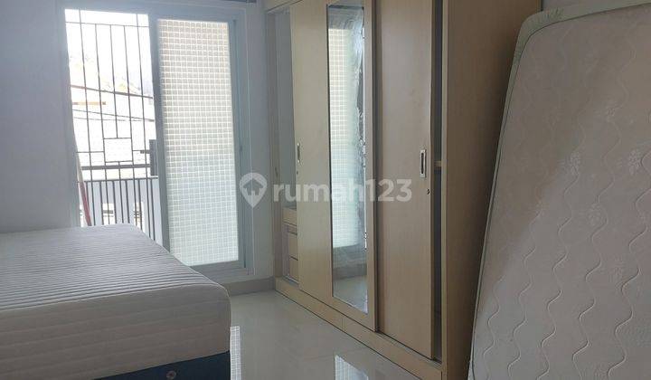 Rumah 2 Lantai Semi Furnished di Nusaloka Bsd  2