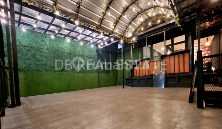 Dijual Ex Cafe 3 Lantai di Jatipadang