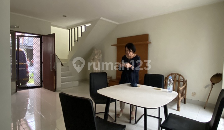 Rumah Premier Park 2 3 Kamar Tidur SHM di Modernland