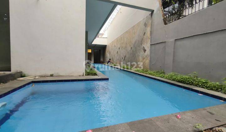 Rumah Swimming Pool Dekat Pondok Indah Plaza 2