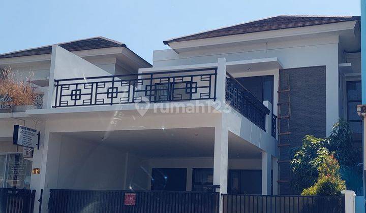 Ruang-usaha Depan Jalan Besar 144.0 m² SHM di Banjar Wijaya 1