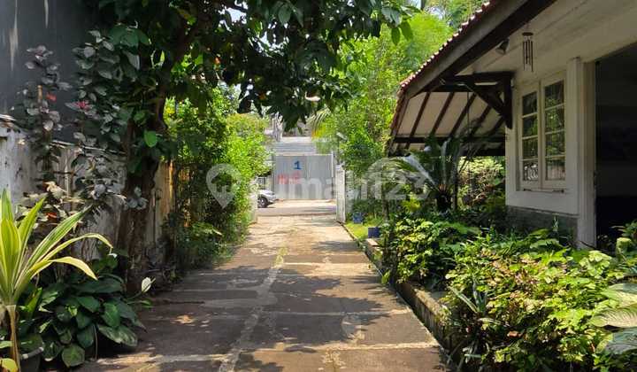 Rumah Hitung Tanah di Daerah Kebayoran Baru Rumah Hitung Tanah di Daerah Kebayoran Baru