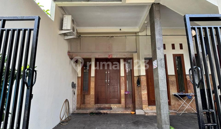 3-Story Boarding House in Cempaka Putih Area, Central Jakarta 1