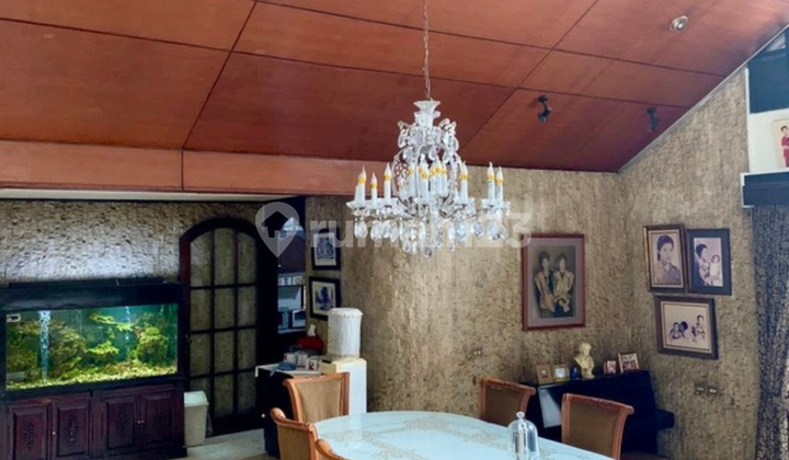 Classic House in Menteng Dalam 2