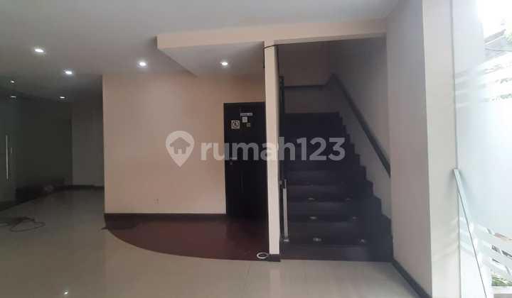 Dijual Ruko Cocok untuk Usaha di Kebayoran Baru