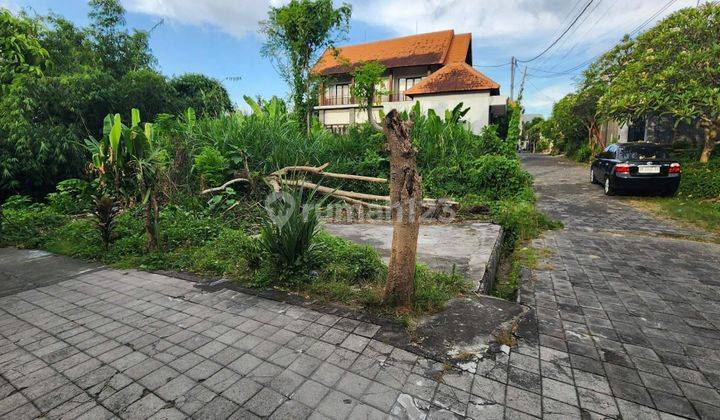 Tanah Eksostis View Sungai Di Area Penatih, Denpasar 2