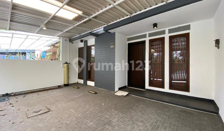 Minimalist House for Sale, Ready to Occupy, on Batununggal Street.