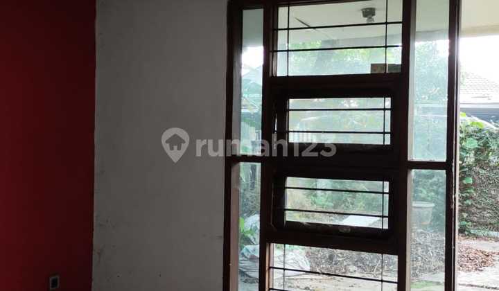 Disewakan Rumah Lokasi Strategis di Karawitan, Buah Batu