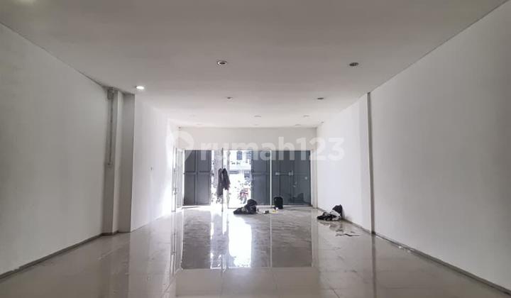 Disewa Ruko 3 Lantai di Mainroad Buah Batu, Bandung