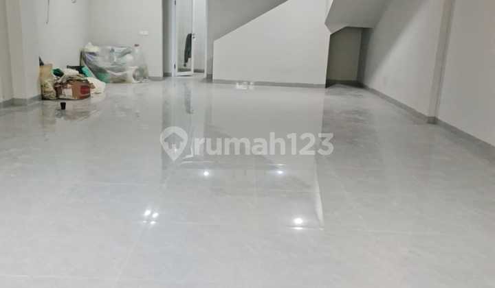 For Rent: Shop House in Kebon Kawung, Downtown Bandung 2