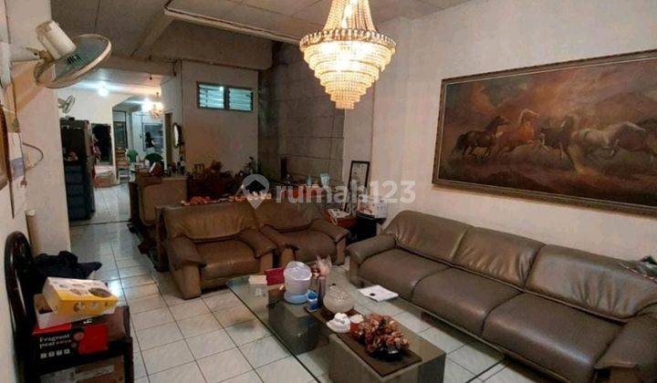 Rumah Mangga Besar Ukuran 163m2 2,5 Lantai SHM Lokasi Strategis 1