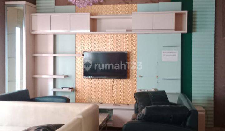 Rumah The Villas Moi Kelapa Gading Ukuran 9x17 Semi Furnished  1