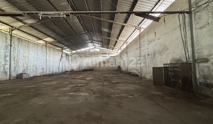 Gudang Cikokol Luas 2100M2 Muat Container 40Ft Hadap Jalan Raya Gudang Cikokol Luas 2100M2 Muat Container 40Ft Hadap Jalan Raya