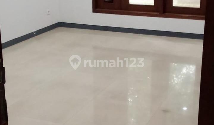 Kebayoran Baru House 375m2 2 Floors Modern Design Includes Pool 2