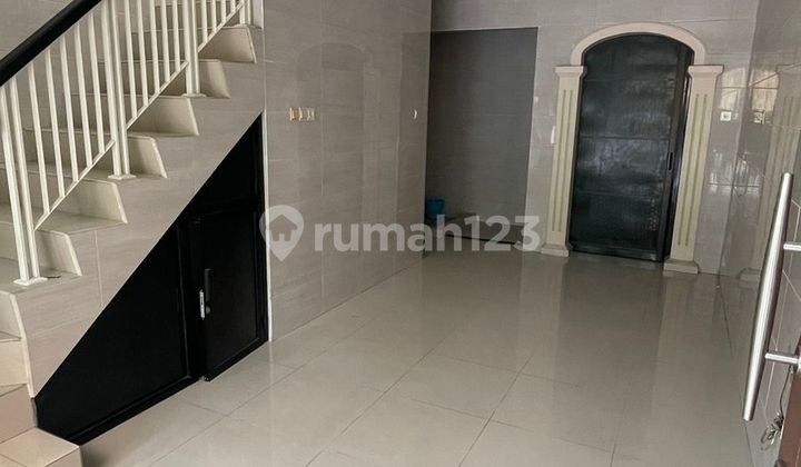 Rumah Katamaran Pik Ukuran 4x12 3Lantai Full Renov Rapi Siap Huni Rumah Katamaran Pik Ukuran 4x12 3Lantai Full Renov Rapi Siap Huni