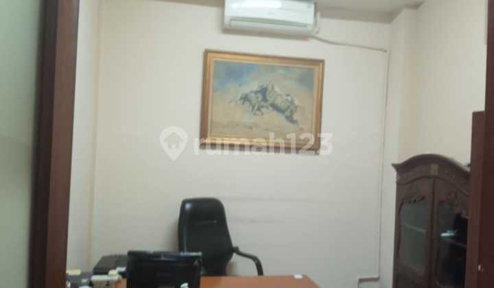 Kebayoran Baru 4-Storey Shop House 120m2 Near MRT Facing Main Road 2