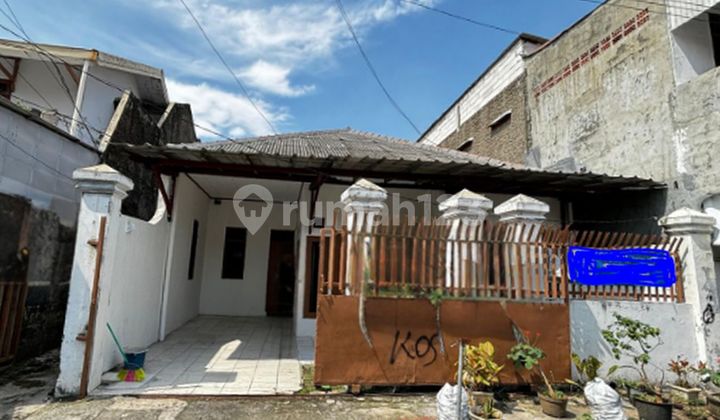 Rumah Sudirman Luas 250m2 2 Lt Bonus 13 Kontrakan di Setiabudi