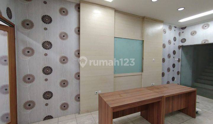 Ruko Rapi Lokasi Di Ruko Emerald Summarecon Bekasi  2