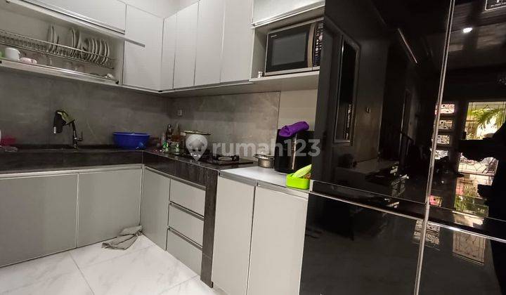 Di Jual Rumah Bagus 3 Lt, Semi Furnish di Harapan Indah - Bekasi 2