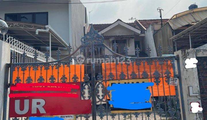 Di Jual Rumah 2 Lt, posisi di pinggir jalan Utama di Jl Arteri, Komplek Taman Griya Pratama - Kelapa Gading 1