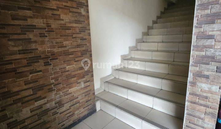 Di Jual/Di sewakan 4 Ruko Gandeng, ada 62 kamar kost, Lift di Jl mangga besar - Jakarta Pusat 2