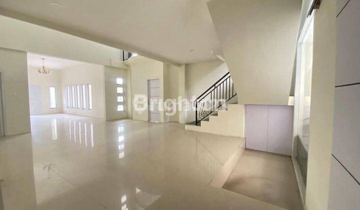RUMAH MEWAH 9 KAMAR TENGAH KOTA 2