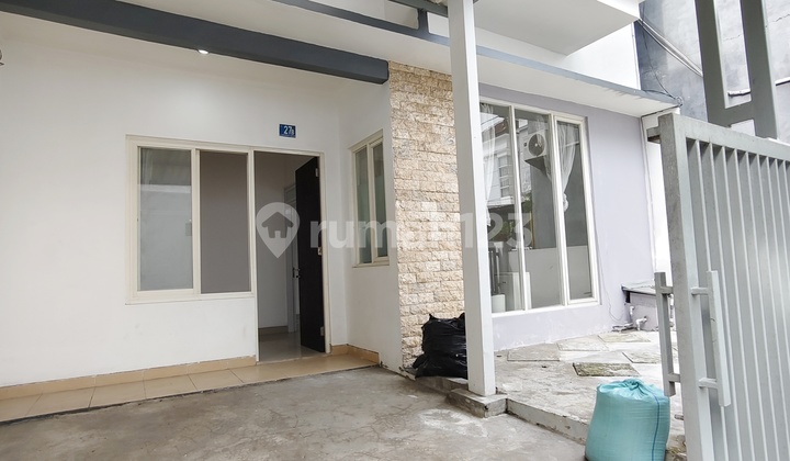 2-story Ready-to-Occupy House Fully Renovated in Simpang Darmo Surabaya 2