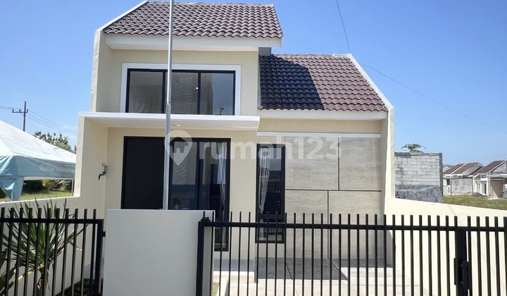 Free Down Payment 2-3 Bedroom House Area 90m2 Permata Kwangsan Sidoarjo