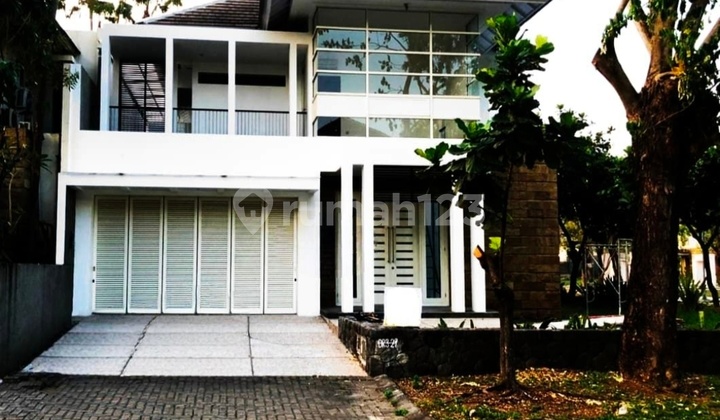 Rumah Hook Golf View Diamond Hill Citraland Surabaya
