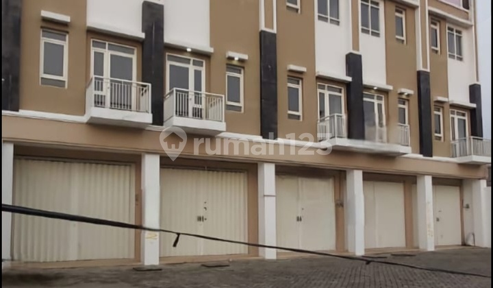 Ready-to-Use 3-Storey Ruko Gress in Kutisari, Surabaya, Near Police Headquarters & Prosecutor's Office 1