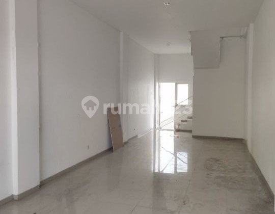 Ready-to-Use 3-Storey Ruko Gress in Kutisari, Surabaya, Near Police Headquarters & Prosecutor's Office 2