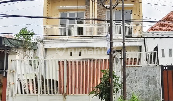 2-Story House Beside Kalibokor Road, Surabaya, Suitable for Business, Near Gubeng