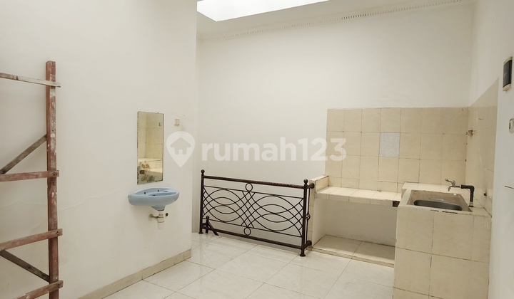 Rumah Kokoh Siap Huni di Mulyosari Surabaya Dekat I T S dan Pakuwon 2