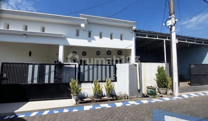Quick Sale House with Workshop in Sawotratap Waru Sidoarjo