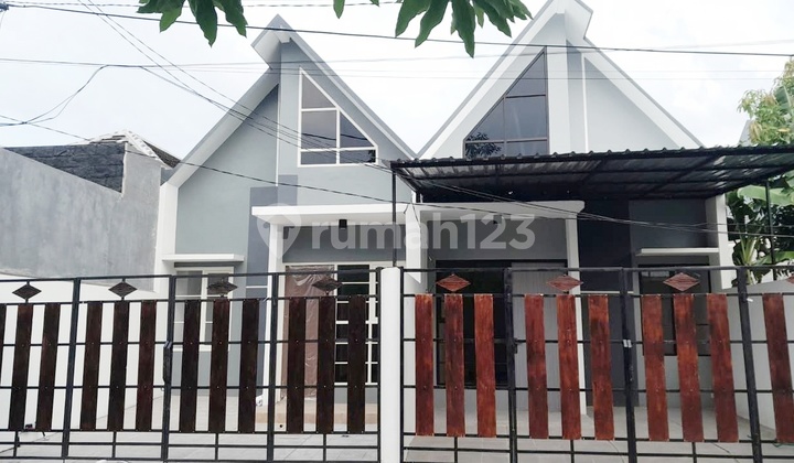 2-Storey House in Kebraon Manis Surabaya Near Royal Plaza &amp; Gunung Sari Toll Road 2