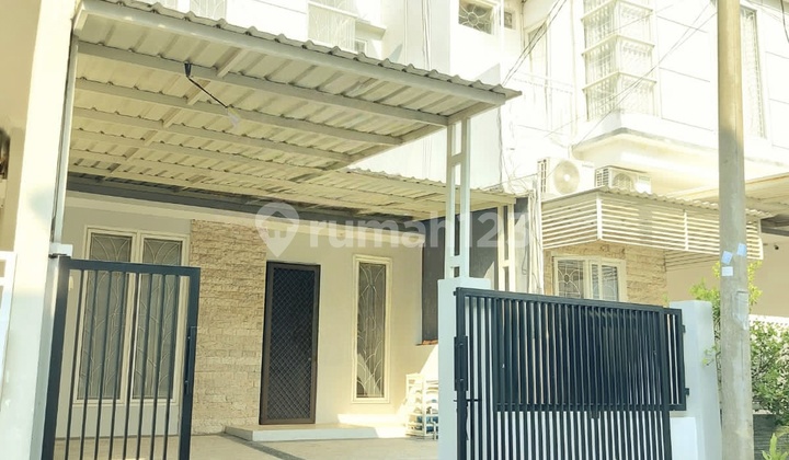 Rumah 2 Lt Full Renov Kokoh Dekat P T C & Sekolah Petra di Simpang Darmo Surabaya