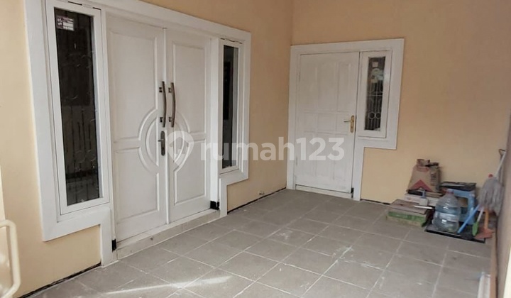 2-Story House Fully Renovated Ready to Occupy in Semolowaru Elok, Surabaya 2-Story House Fully Renovated Ready to Occupy in Semolowaru Elok, Surabaya