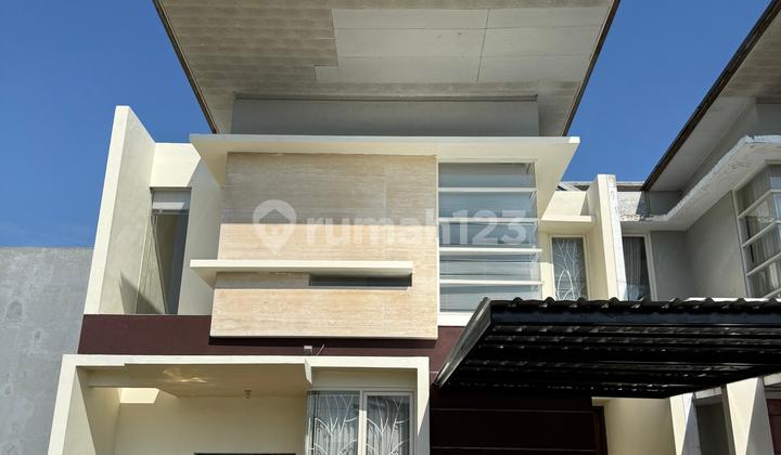 Rumah 2 Lt Kokoh di Royal Park Residence Gununganyar Surabaya Dekat Merr & U P N 2