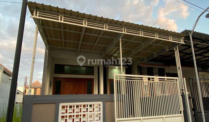 Dijual Rumah Ukuran Jumbo Dekat Surabaya Barat Siap Huni Bonus Canopy Pagar 1