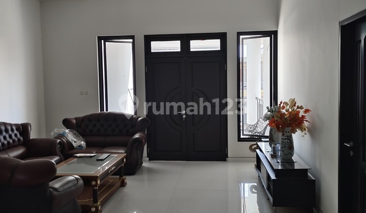 Nice House for Sale on Kembar Dharmahusada Street 2