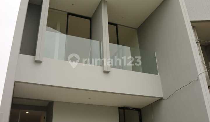 JUAL RUMAH GRAHA GREEN GARDEN SURABAYA BARU GRESS 2 LT