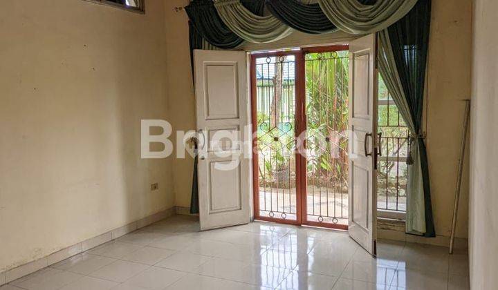 TURUN HARGA, RUMAH  CANTIK TANAH LUAS, TENGAK KOTA 2