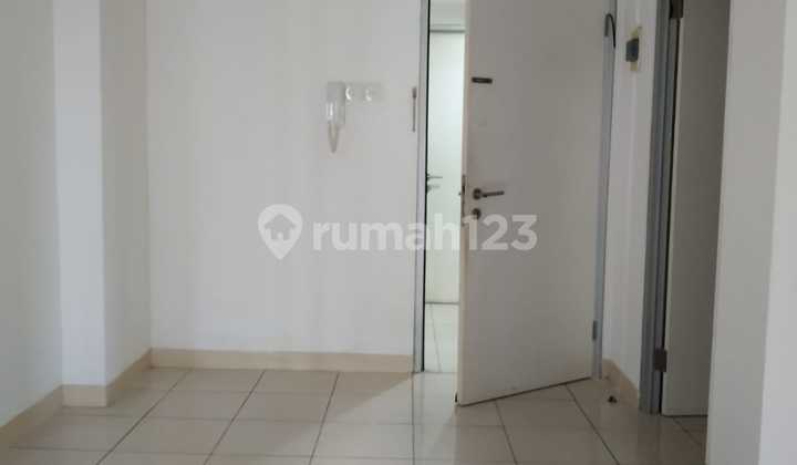 Jual Apartemen Green Bay Pluit Tipe 2 Kamar Kondisi Unfurnished View ke Kolam