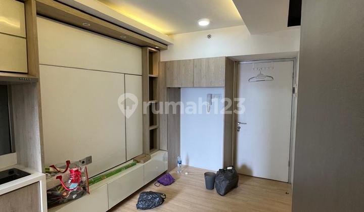 apartemen greenbay pluit sewa 2 BR renov jadi 1 BR semi furnished view taman uk. 35 m2 