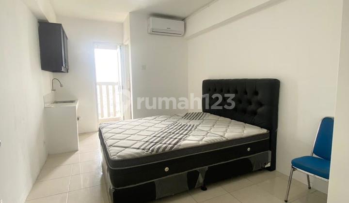 Apartemen Green Bay Pluit Tipe Studio Semi Furnished View Kolam Uk. 21 M2 2