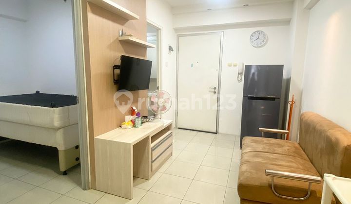 For Rent Apartemen Greenbay Pluit 2 BR Semi Furnished ada AC Uk. 37 M2 1